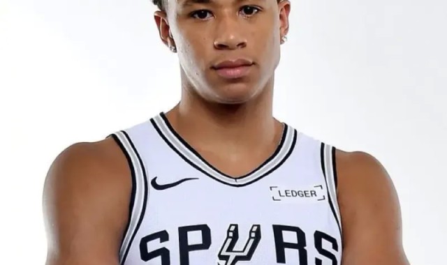 xcsports杏彩体育-米奇谈卡特-布莱恩特：他投篮充满自信，我们需要他这样打